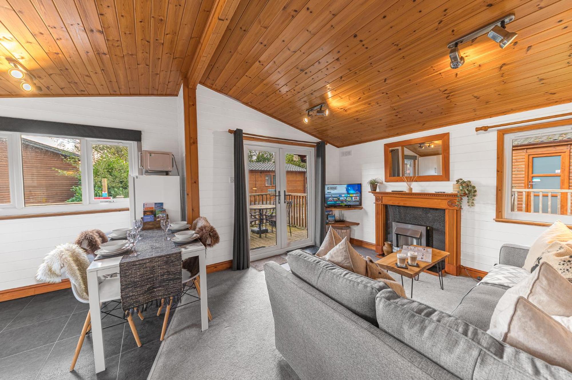 Bowness 45 - 2 Bedroom Lake Windermere Lodge エクステリア 写真