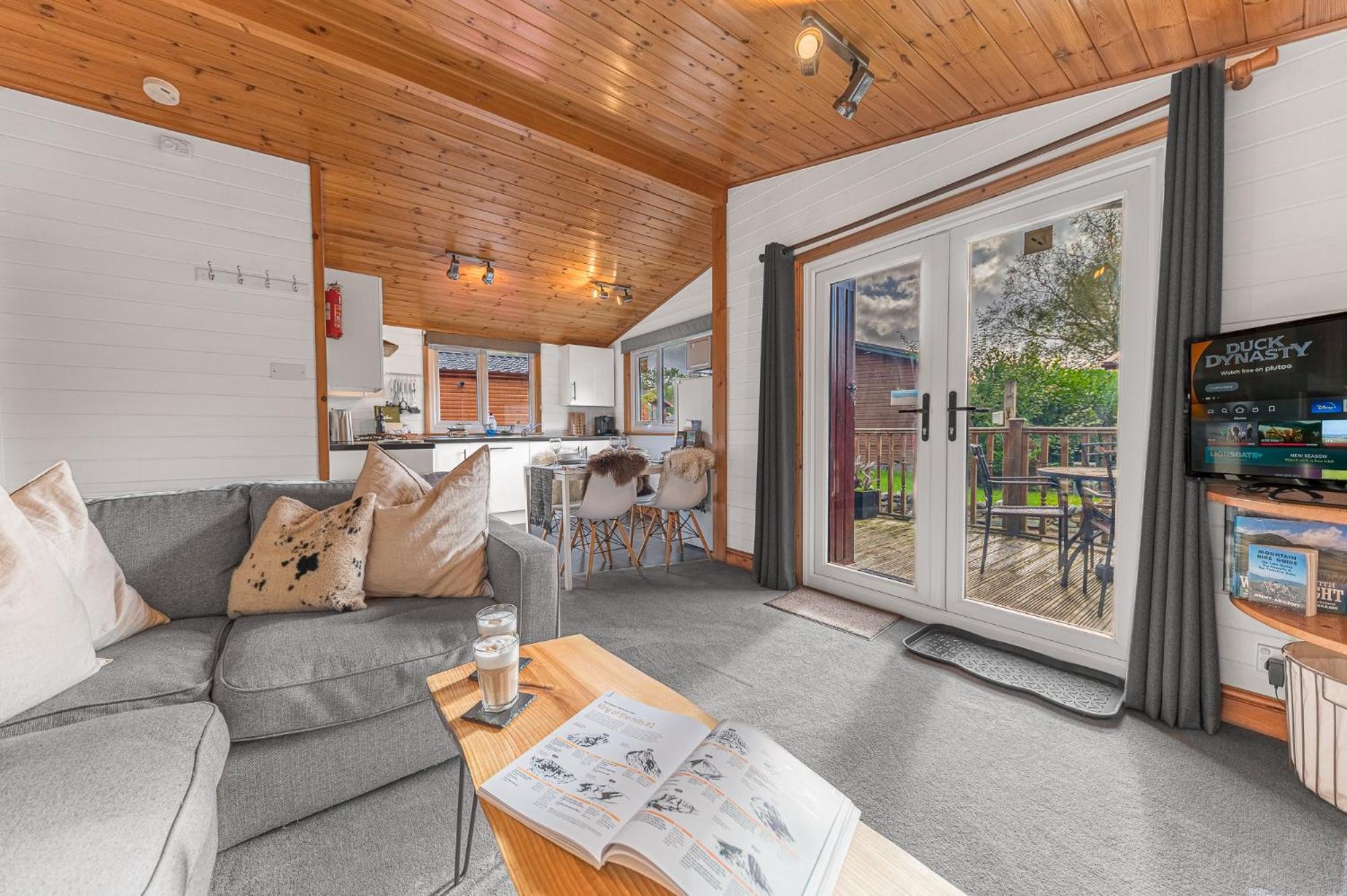 Bowness 45 - 2 Bedroom Lake Windermere Lodge エクステリア 写真